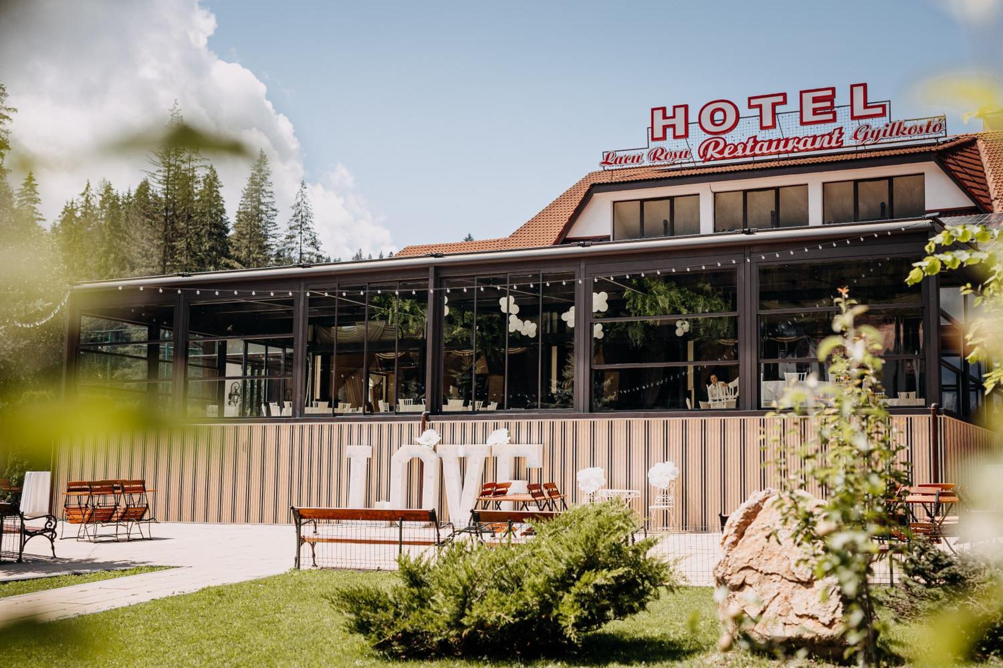 Hotel Lacu Rosu Exterior photo